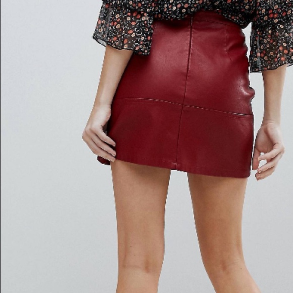 Mini skirt - Picture 2 of 3